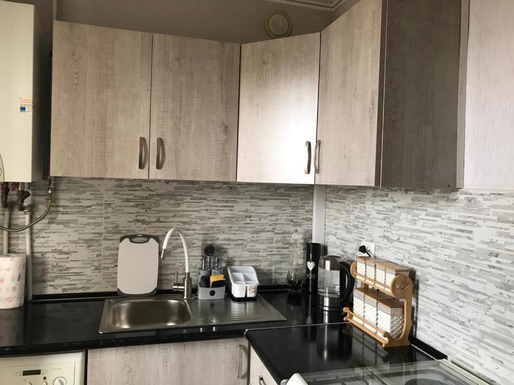 Yerevan Nice Apartment With Balcony For Rent Екстериор снимка